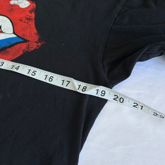 Rolling Stones Black Crop T-Shirt Rare Union Jack Tongue Logo Women's Sz M - Picture 6 of 6